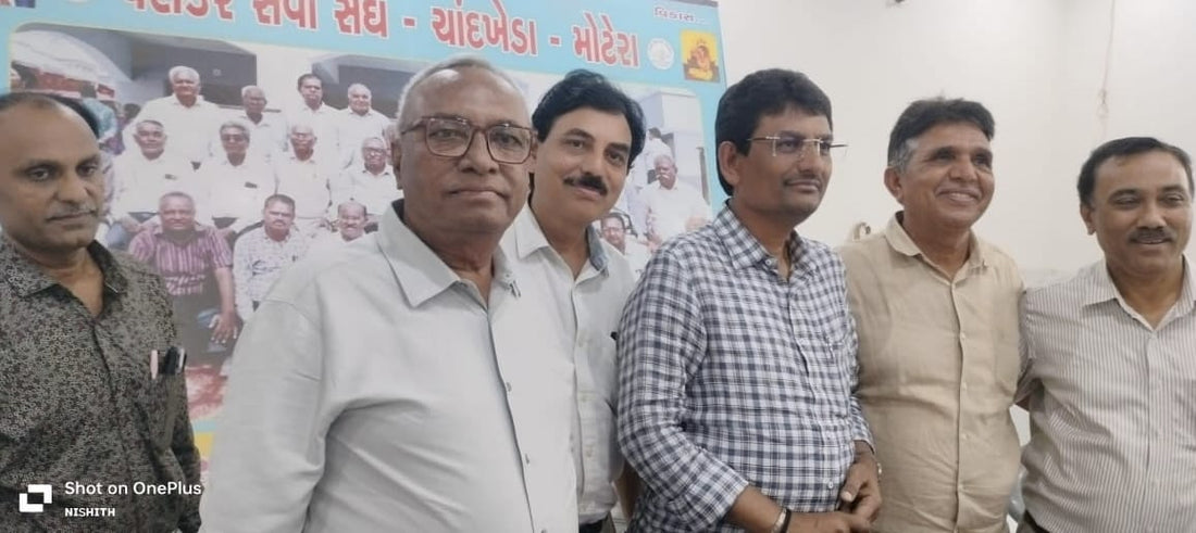 MLA Alpesh Thakor Pledges ₹11 Lakh to Vankar Seva Sangh's Gyan Bhavan
